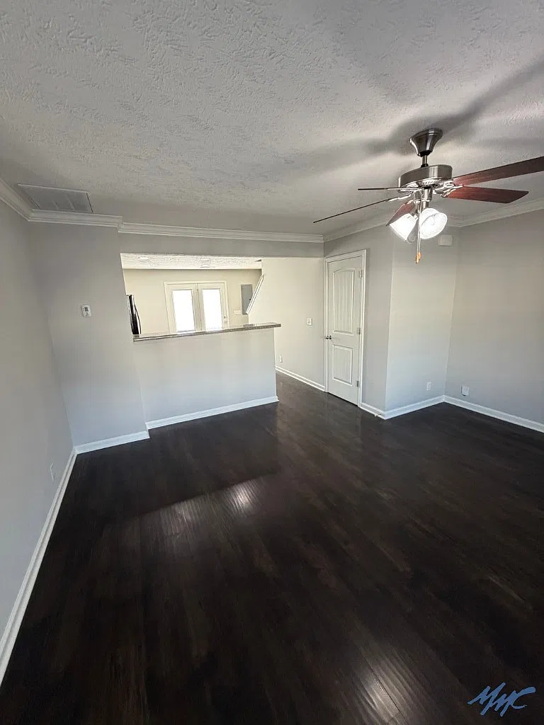 2 bed, 2.5 bath, 1128 sqft, $1,425 — Photo 3