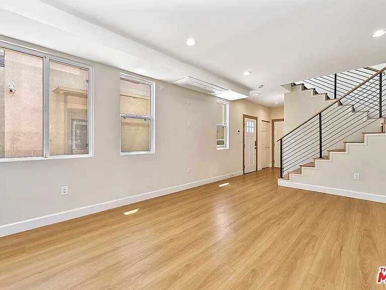 823 Lorraine Blvd — Photo 10