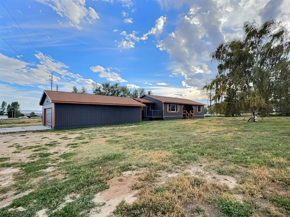 512 Road 2AB, Cody, WY 82414