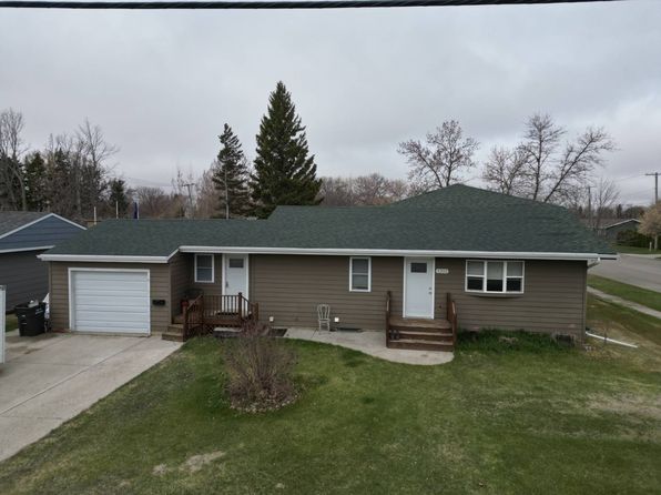1202 Bennett St, Bottineau, ND 58318
