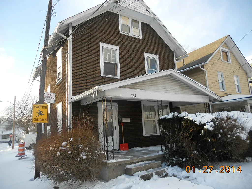 788 Brown St photo 1