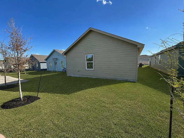 1019 Magrum Way — Photo 25