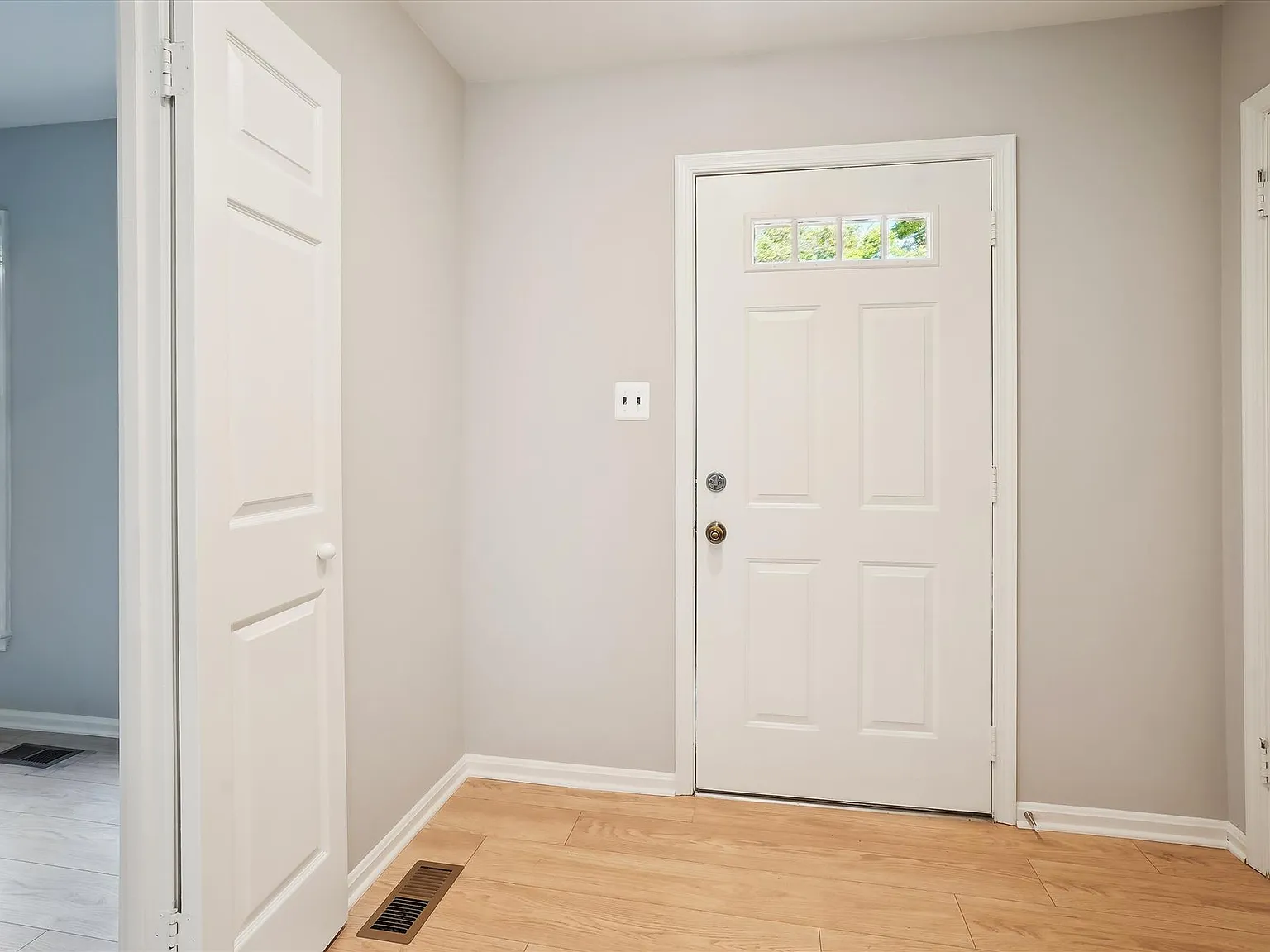 3 bed, 2.5 bath, 1650 sqft, $3,100 — Photo 3
