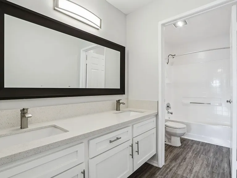 5235 Kester Ave — Photo 16