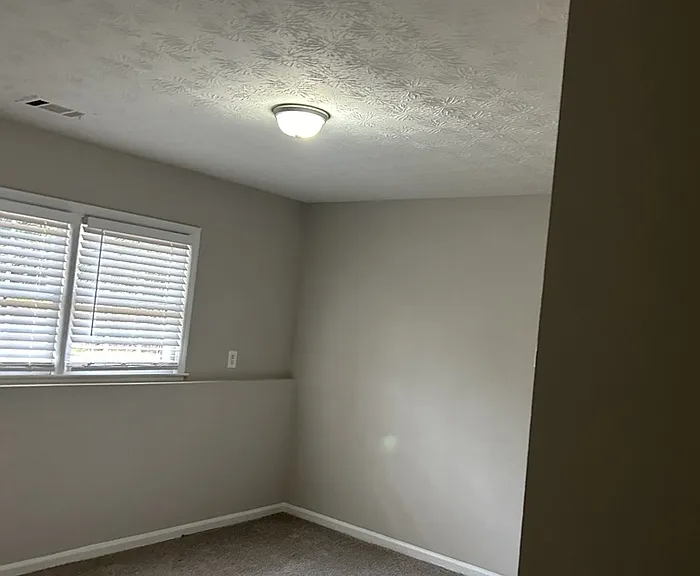 2330 Maryland Ct — Photo 9