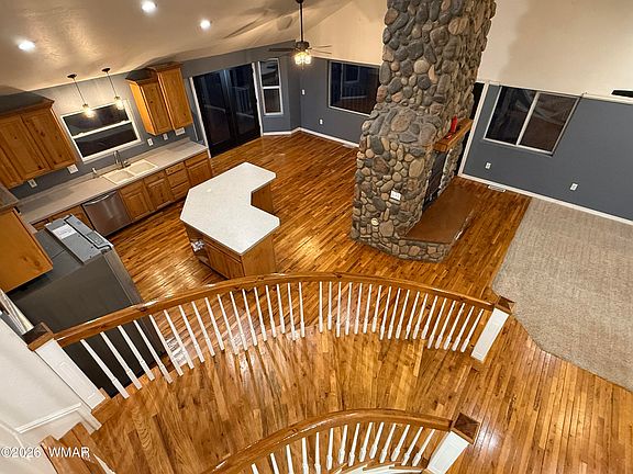 2nd image of 2185 Graphite Rd