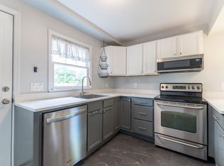 5227 Mason St #1, Omaha, NE 68106