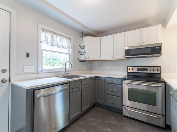 5227 Mason St #1, Omaha, NE 68106