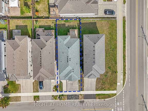 5th image of 321 Carriage Way