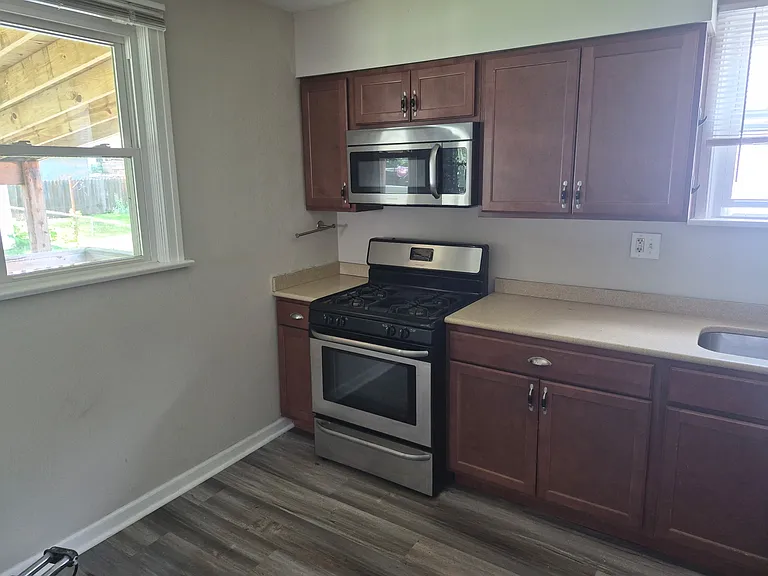 7715 Delmont St — Photo 3