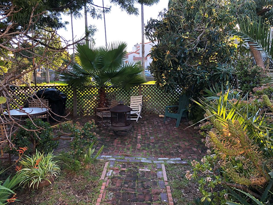 shared private courtyard