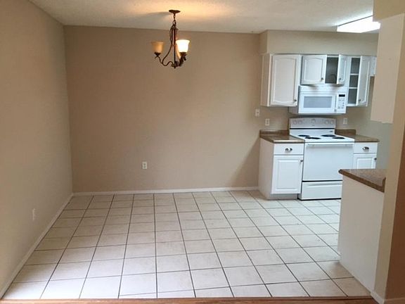 5th image of 216 Jeaneta Ave