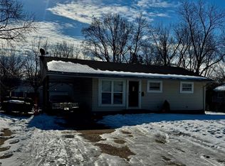 10600 Glen Garry Rd, Saint Louis, MO 63137