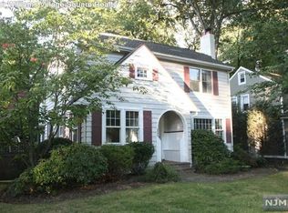 233 Van Houten Ave, Wyckoff, NJ 07481