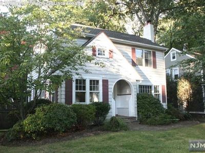 233 Van Houten Ave, Wyckoff, NJ, 07481
