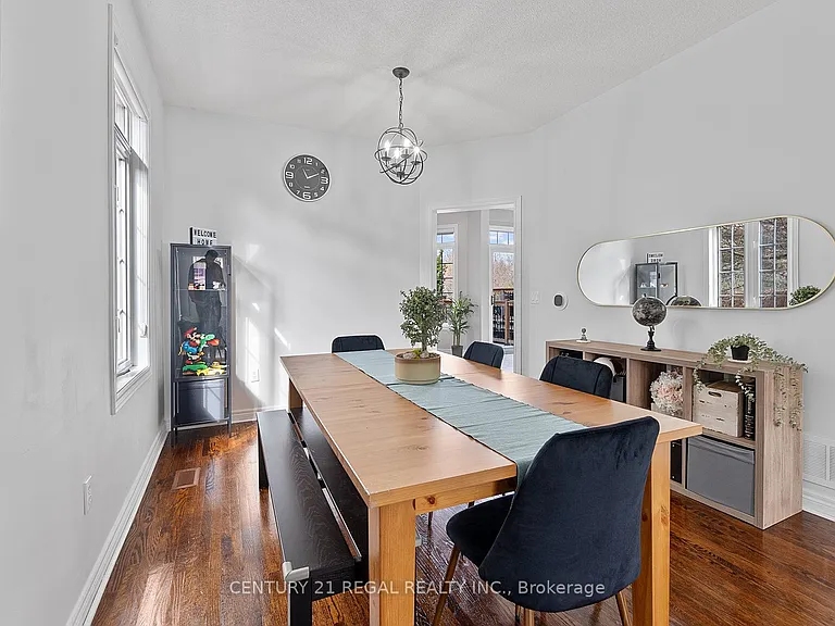 42 Ballymore Dr — Photo 9