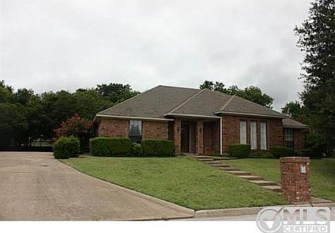 1st image of 4 Fox Hollow St
