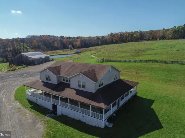 3045 Lakeford Rd, Terra Alta, WV 26764