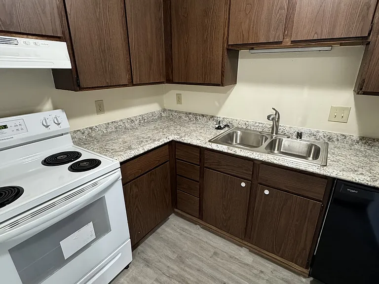 2355 Chalet Gardens Rd #2 — Photo 3