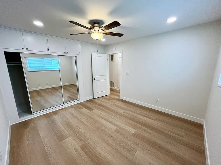 455 W Dryden St — Photo 22