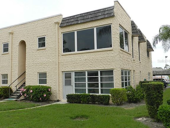 2nd image of 109 Elmwood Cir #109