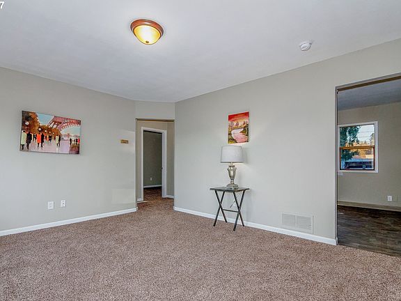 5th image of 3717 Thompson Ave