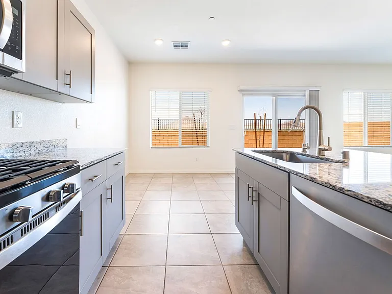 410 Larksong Ave — Photo 9