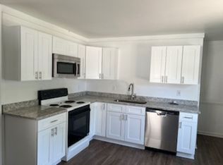 233 Avalon Ln, Chesterfield, IN 46017