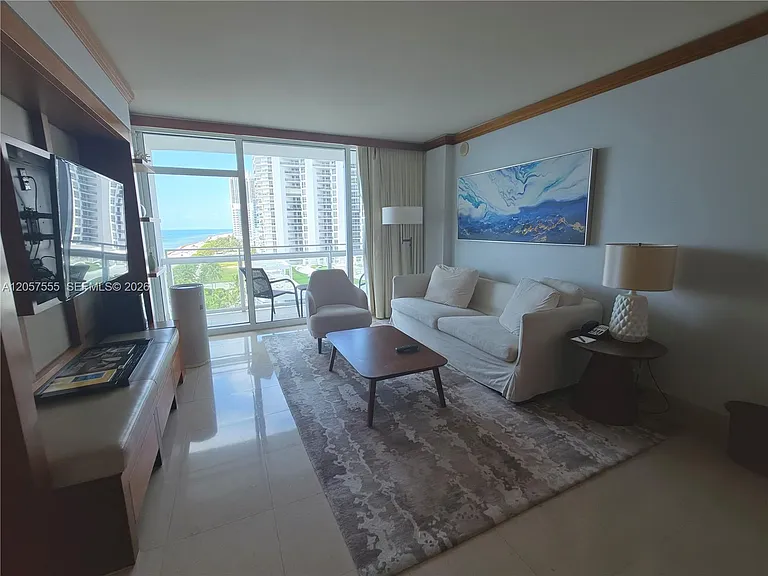 6801 Collins Ave #1020-1006 — Photo 7