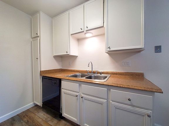 4th image of 747 Avocado Ave APT 14