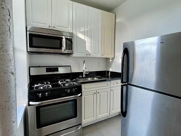 3rd image of 560 W 170th St APT 4C