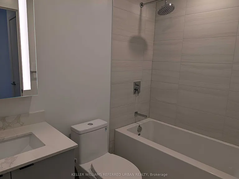285 Dufferin St #727 — Photo 11