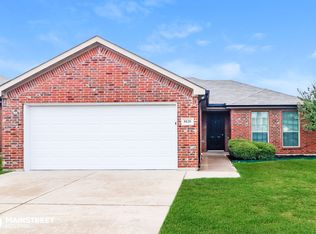 8120 Raleigh Dr, Fort Worth, TX 76123