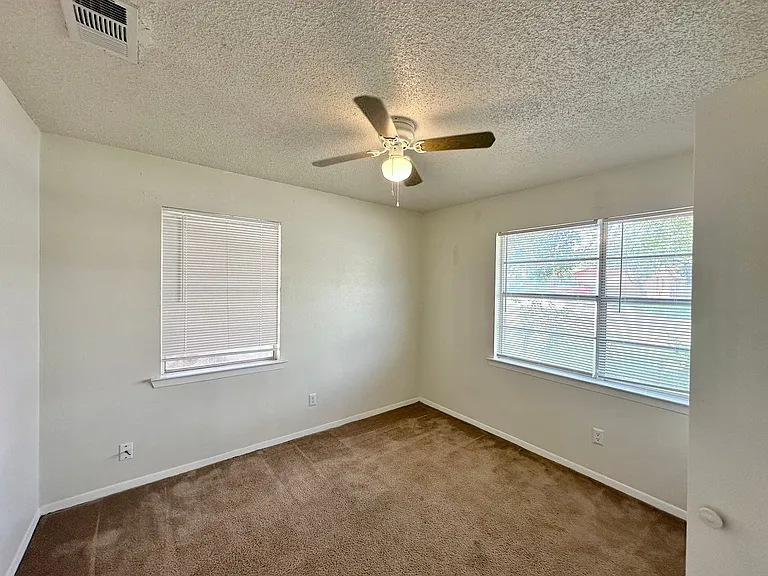 1005 Bonner Dr — Photo 16