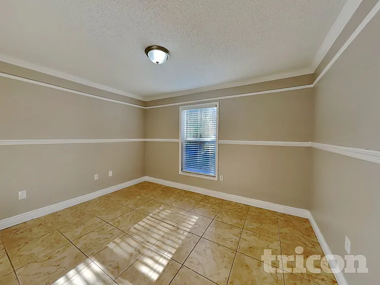 312 Colony Ct — Photo 11