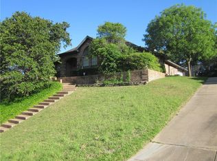 2102 Hillridge Ct, Arlington, TX 76012