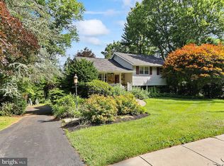 1208 Lindsay Ln, Rydal, PA 19046