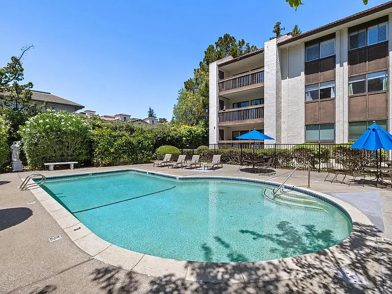 226 W Edith Ave #13 — Photo 38
