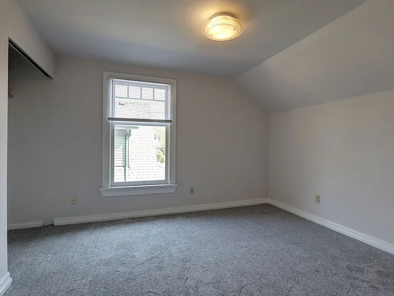 824 NE Ravenna Blvd — Photo 11