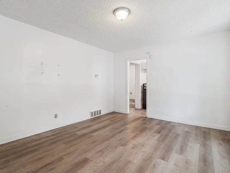 2736 Madison Ave — Photo 9