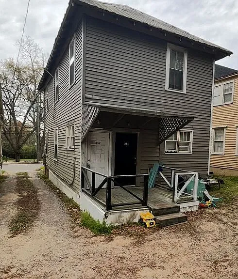 1357 Glover St — Photo 2