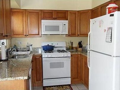 2nd image of 2 Essex Ln APT 2007