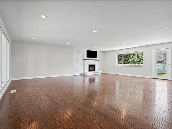 3rd image of 1155 S Palisades Dr