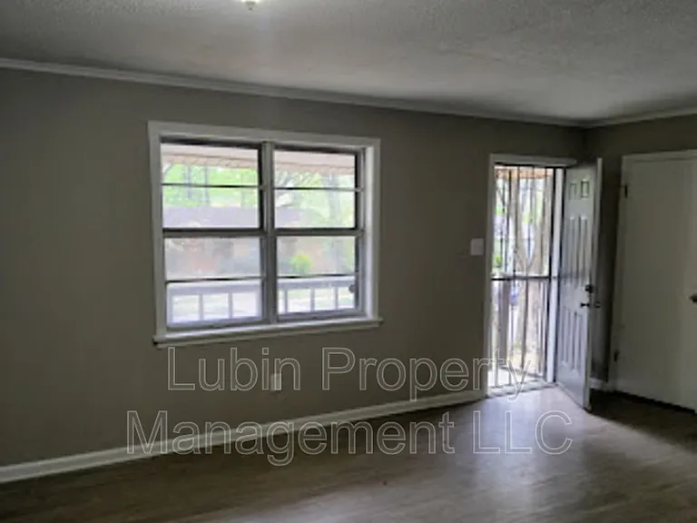 3413 Mountain Terrace St — Photo 2