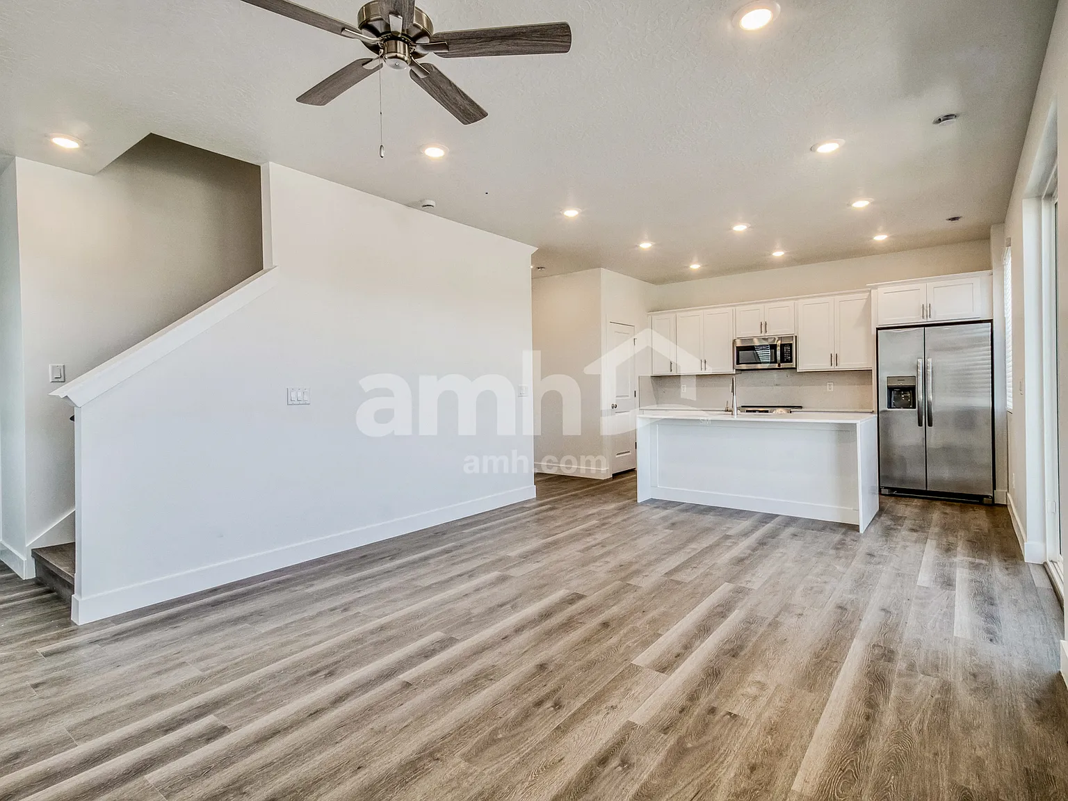 4 bed, 3.5 bath, 1871 sqft, $2,890 — Photo 4