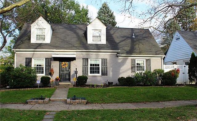 2nd image of 1009 N Saint Lucas St