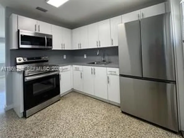 575 E 22nd St #3, Hialeah, FL 33013