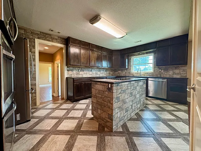 3810 N Rainbow Farm Rd — Photo 8