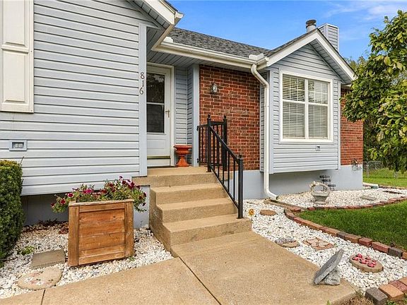 5th image of 816 SE 16th St