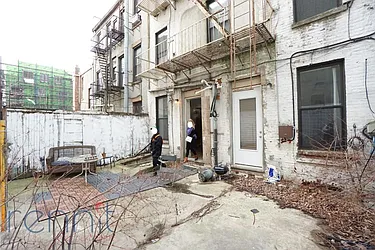 Rented by Rennit Inc.